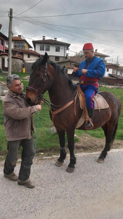 Хотел Дончо Войвода Копривштиця Екстер'єр фото
